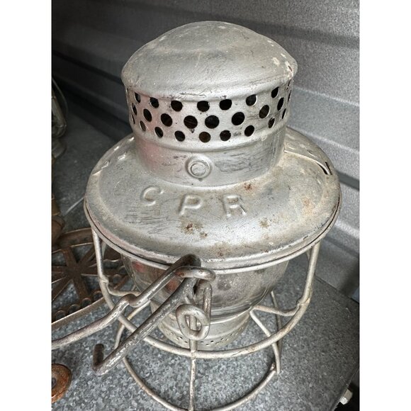 Antique CPR Railroad Lantern Canadian Pacific Railroad - Picture 2 of 4